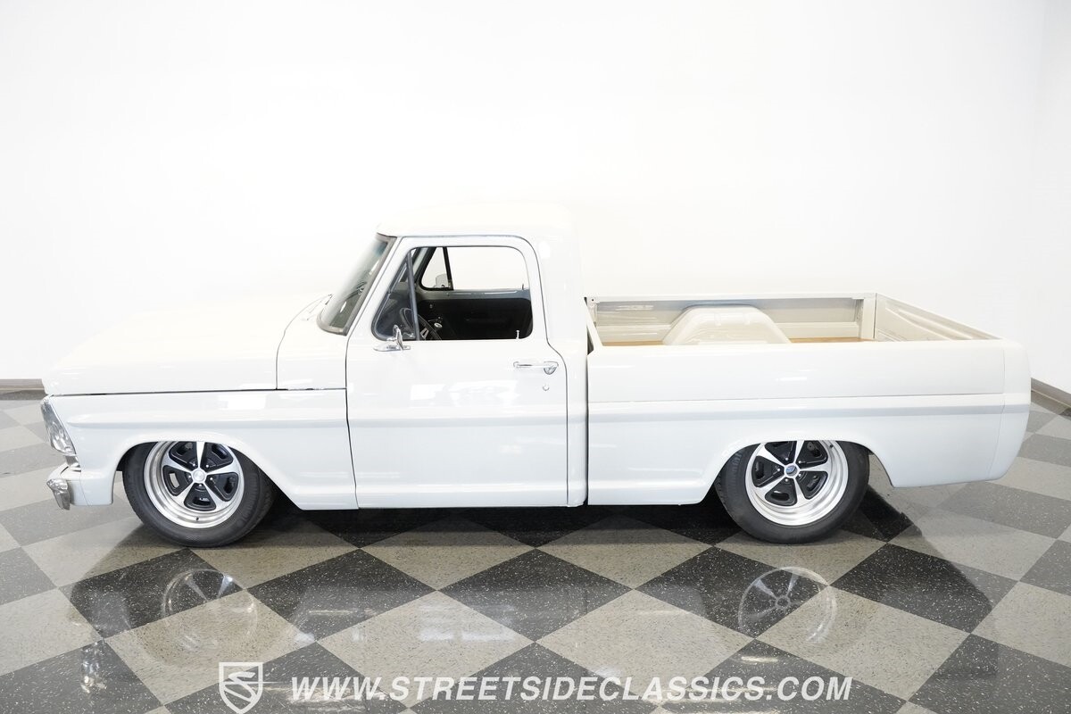 Ford-F-100-1968-Pickup-Truck-10
