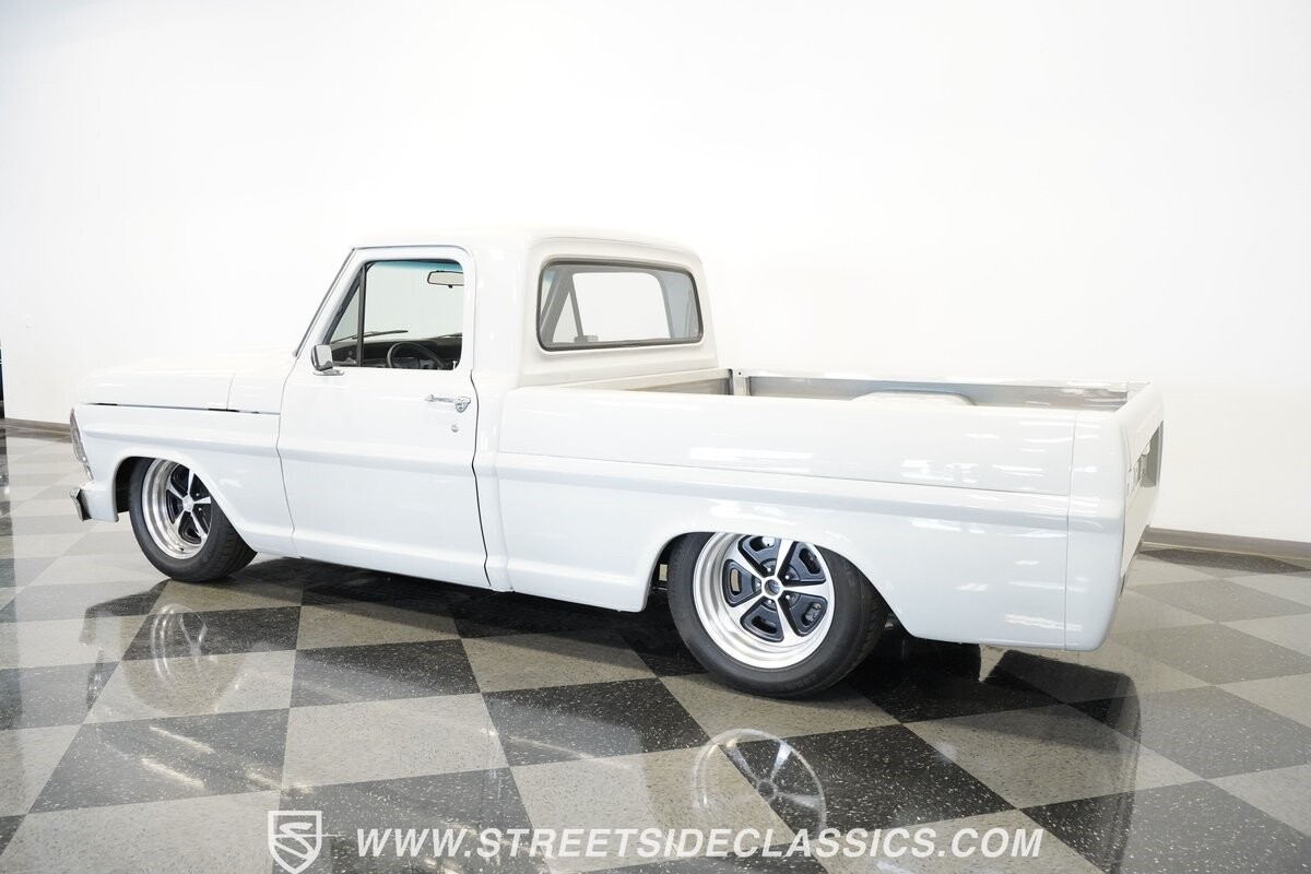 Ford-F-100-1968-Pickup-Truck-11