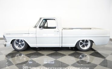 Ford-F-100-1968-Pickup-Truck-2