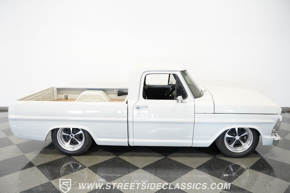 Ford-F-100-1968-Pickup-Truck-27