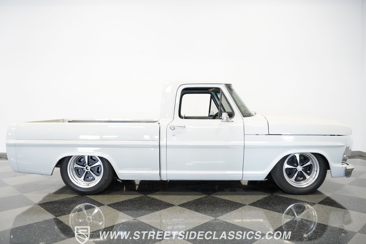 Ford-F-100-1968-Pickup-Truck-28
