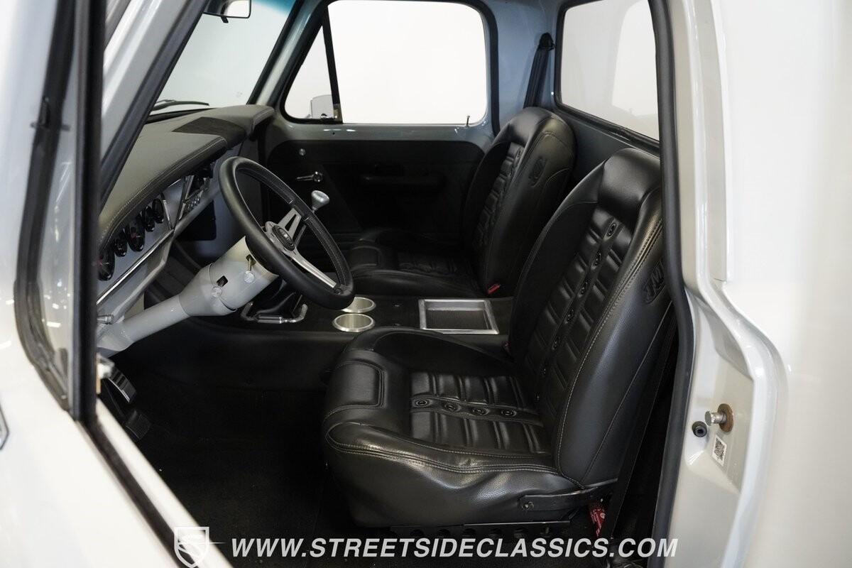 Ford-F-100-1968-Pickup-Truck-3