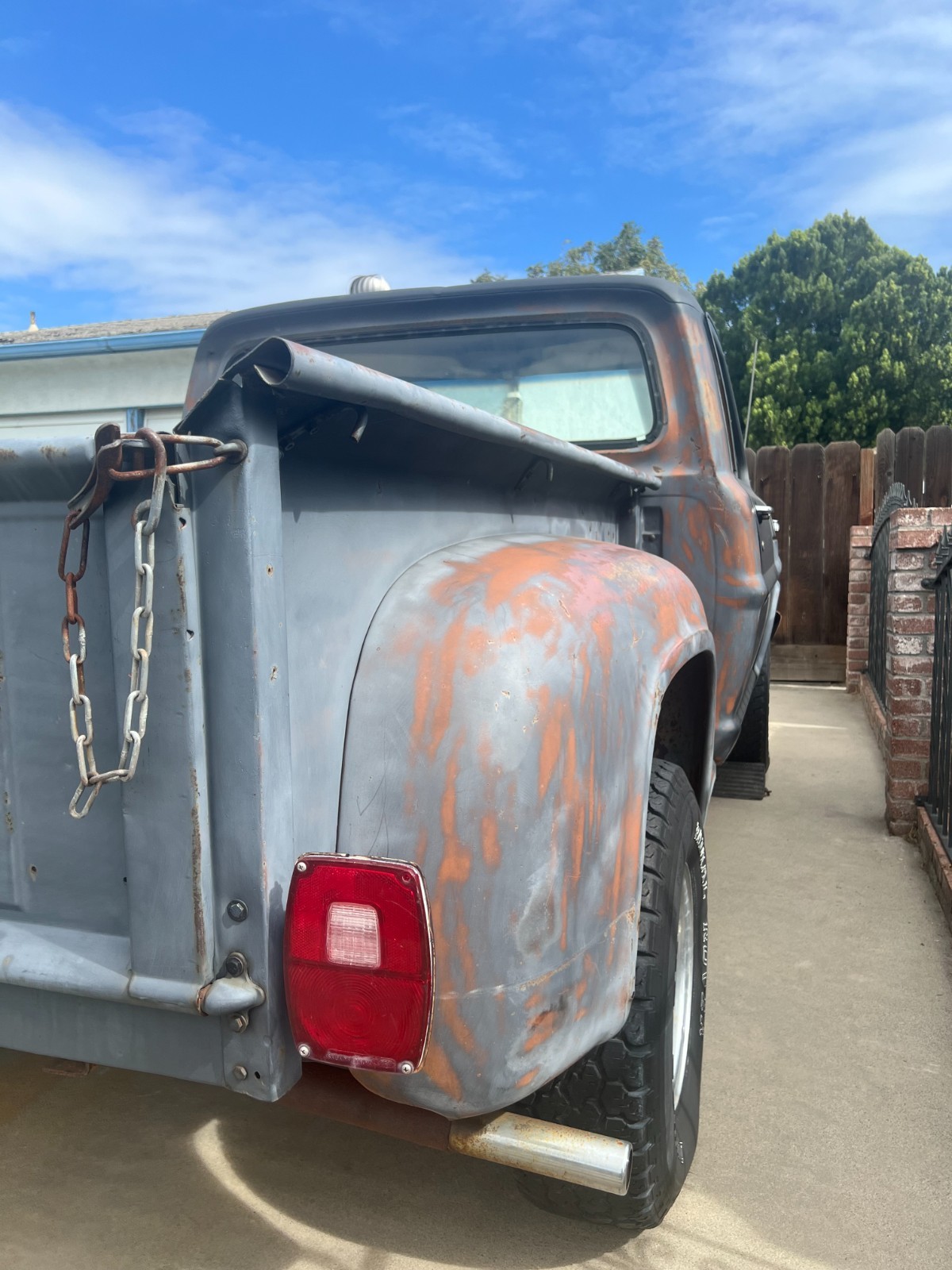 Ford-F-100-1969-Standard-Cab-Pickup-2