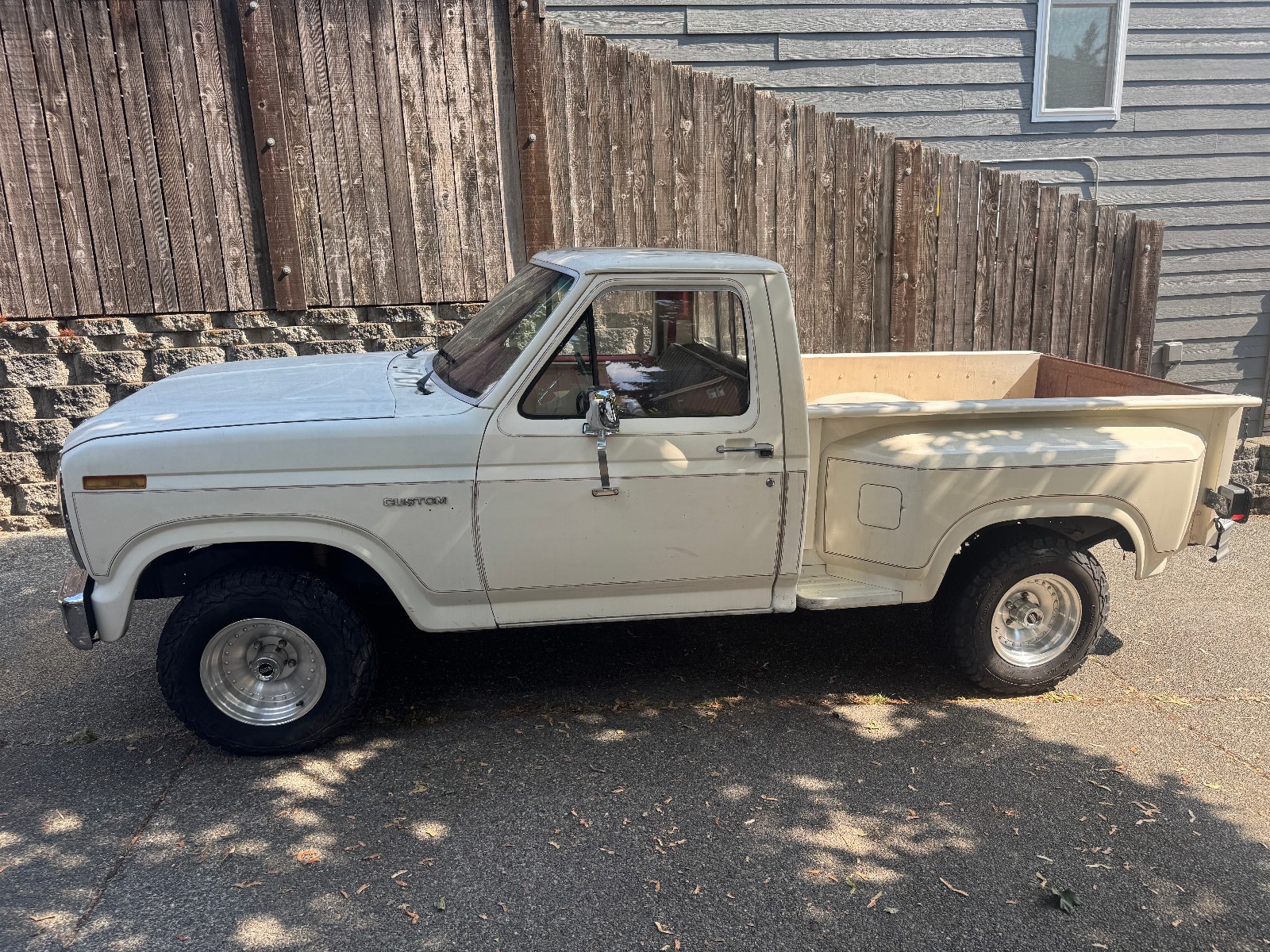 Ford-F-100-1980-Standard-Cab-Pickup-11