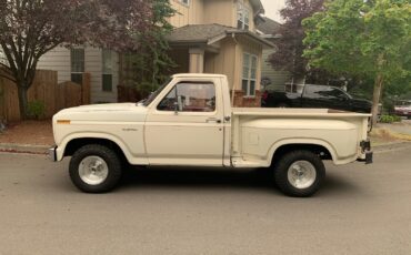 Ford-F-100-1980-Standard-Cab-Pickup