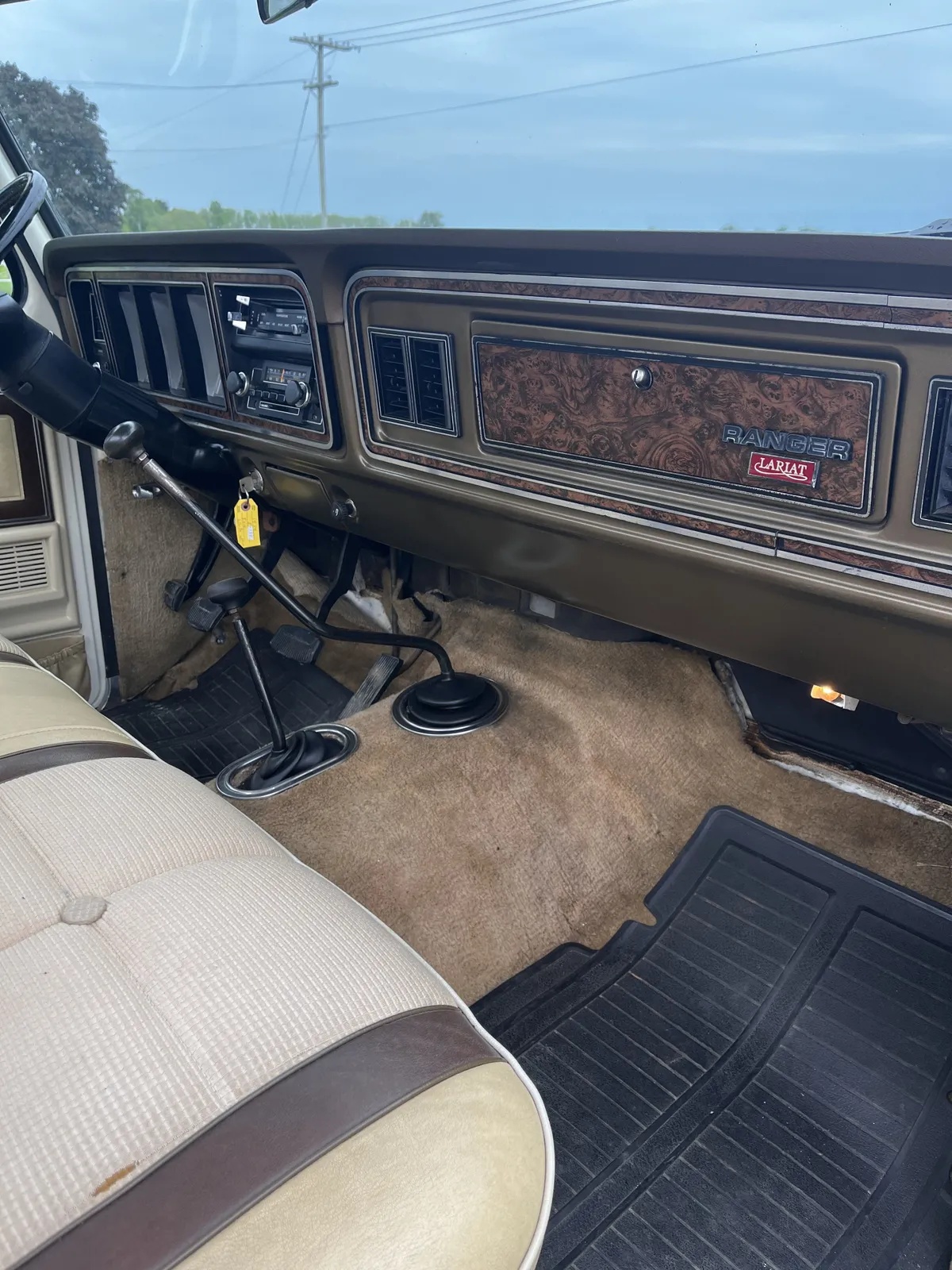 Ford-F-150-1979-Metallic-Brown-And-Cream-Brown-And-Wood-Grain-10