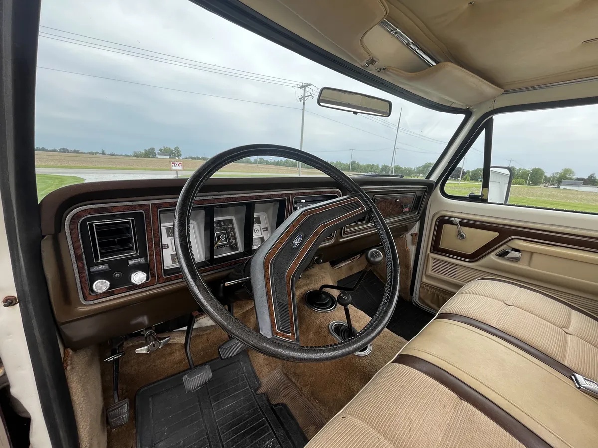 Ford-F-150-1979-Metallic-Brown-And-Cream-Brown-And-Wood-Grain-7