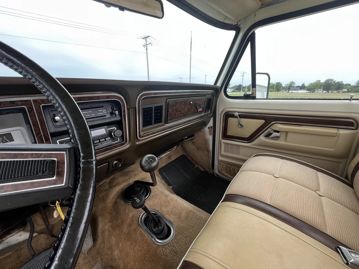 Ford-F-150-1979-Metallic-Brown-And-Cream-Brown-And-Wood-Grain-9