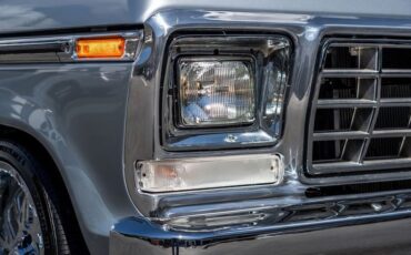 Ford-F-150-1979-Silver-Black-11