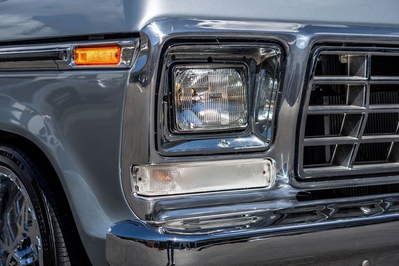 Ford-F-150-1979-Silver-Black-11