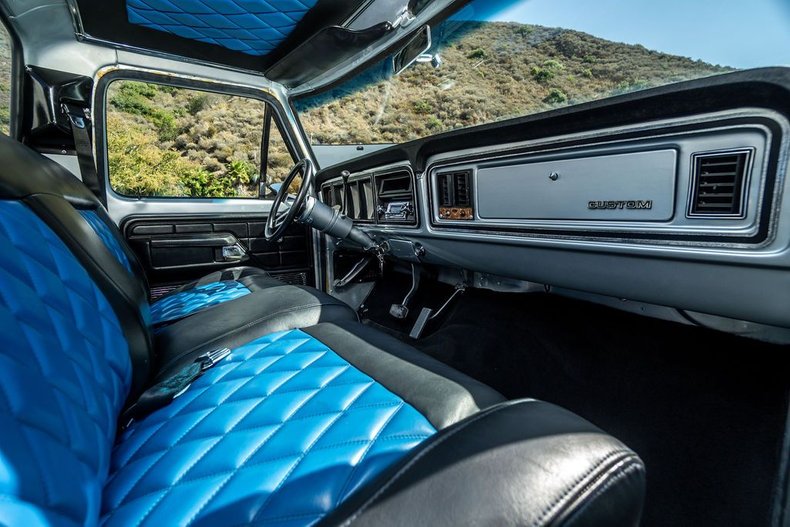 Ford-F-150-1979-Silver-Black-15