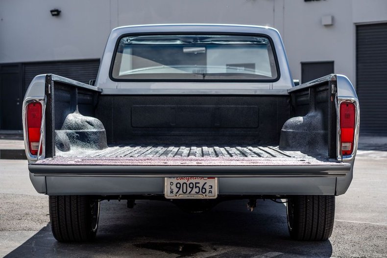 Ford-F-150-1979-Silver-Black-18