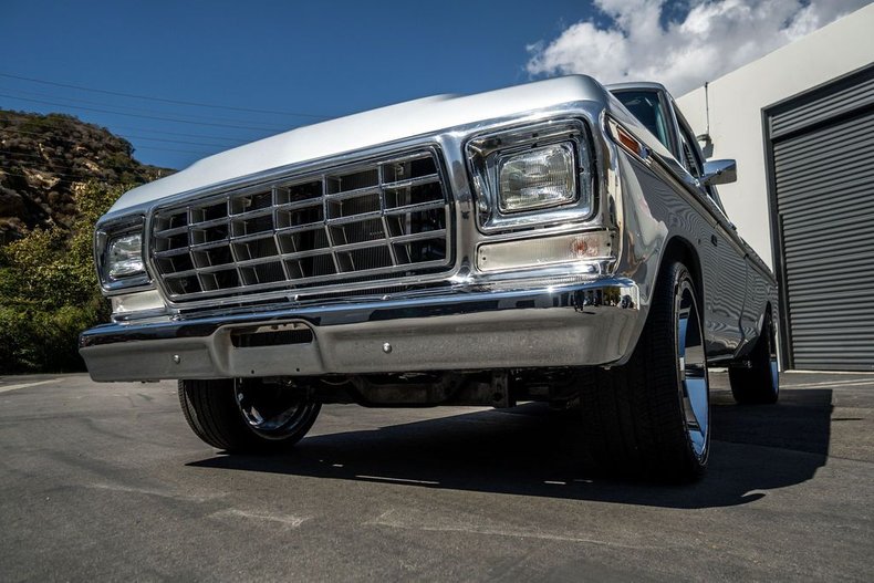 Ford-F-150-1979-Silver-Black-23