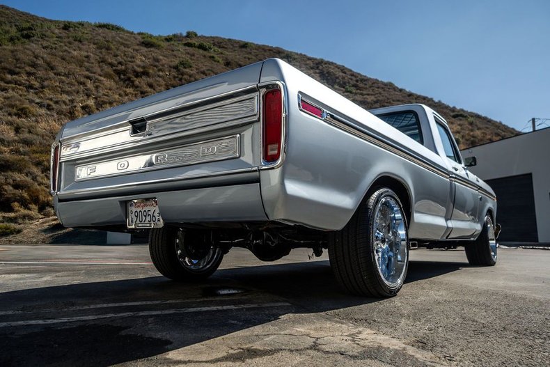 Ford-F-150-1979-Silver-Black-24