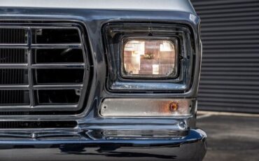 Ford-F-150-1979-Silver-Black-33