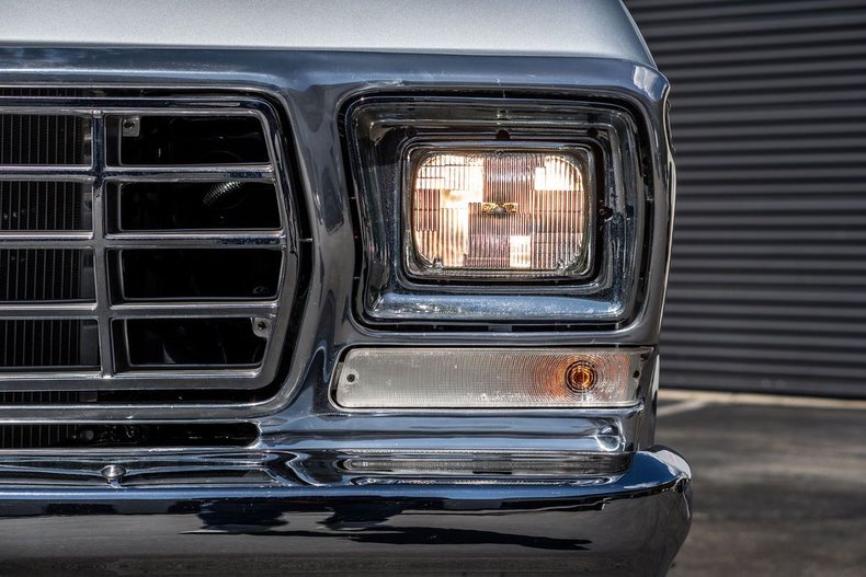 Ford-F-150-1979-Silver-Black-33