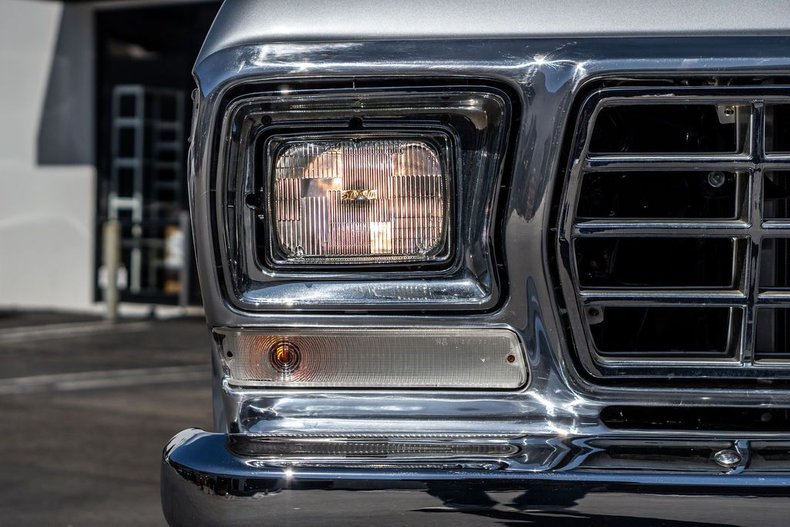 Ford-F-150-1979-Silver-Black-34