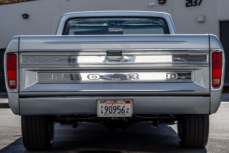 Ford-F-150-1979-Silver-Black-36