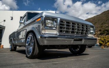 Ford-F-150-1979-Silver-Black