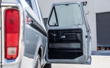 Ford-F-150-1979-Silver-Black-43