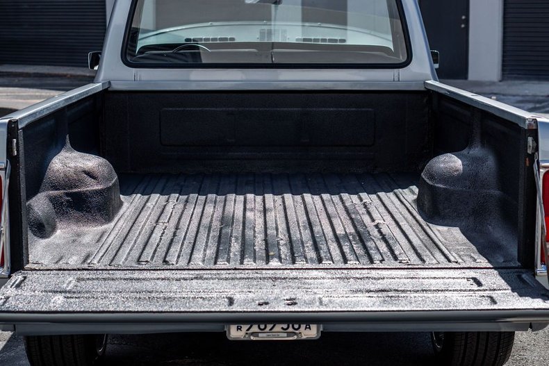 Ford-F-150-1979-Silver-Black-47