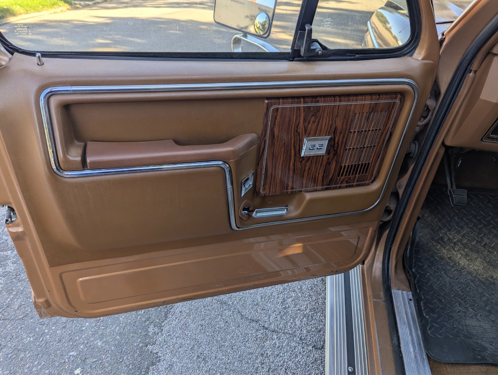 Ford-F-150-1982-Extended-Cab-Pickup-17