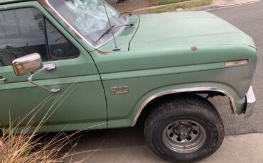 Ford-F-150-1986-Standard-Cab-Pickup-2