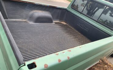 Ford-F-150-1986-Standard-Cab-Pickup-4