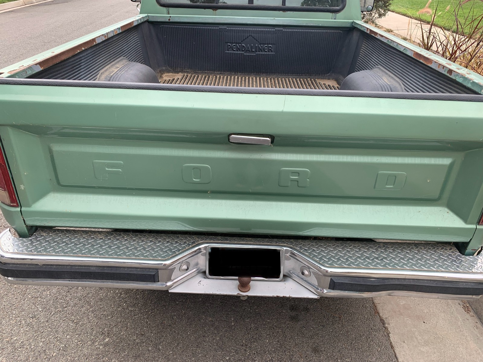 Ford-F-150-1986-Standard-Cab-Pickup-5