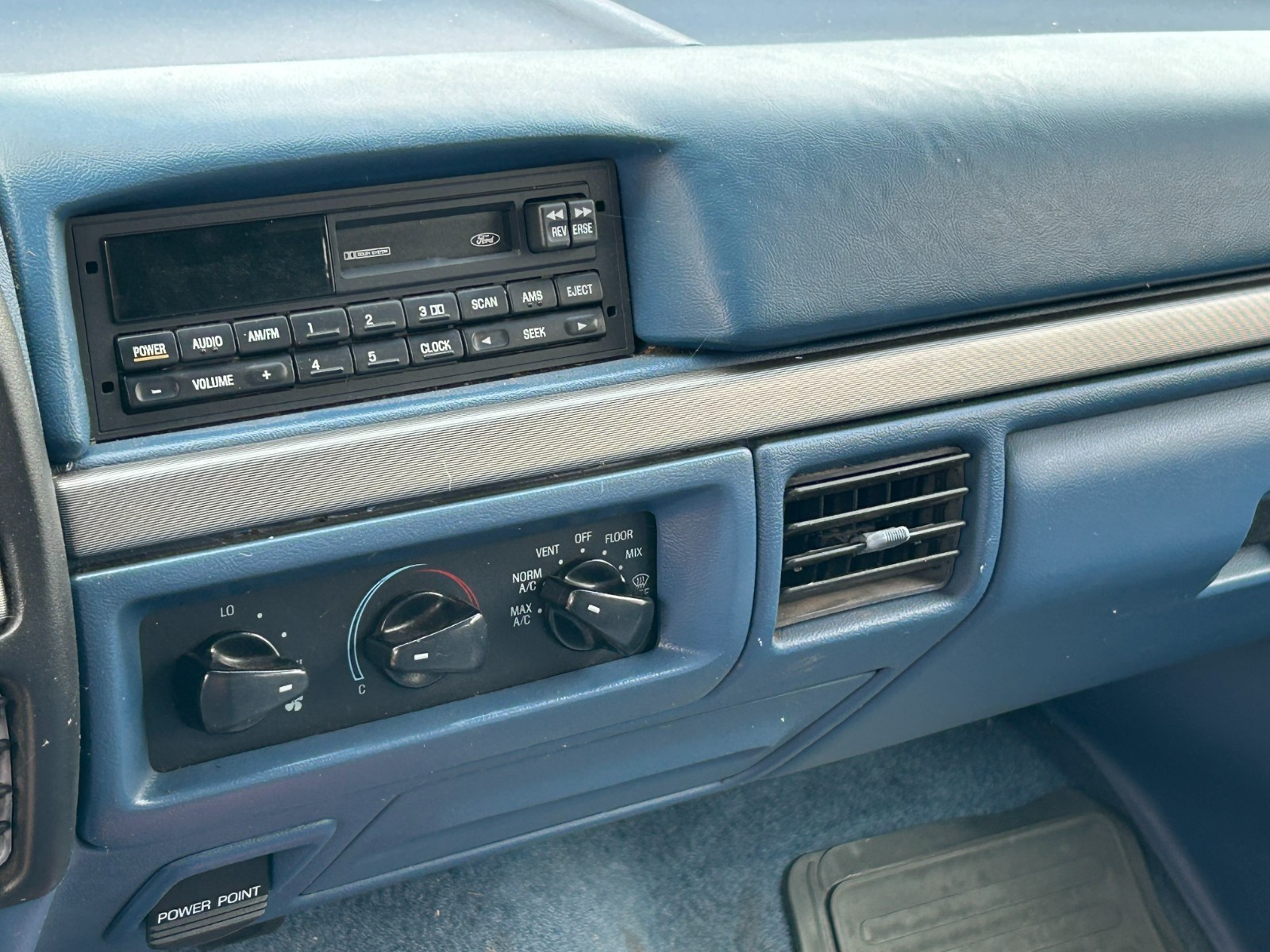 Ford-F-150-1994-Extended-Cab-Pickup-10