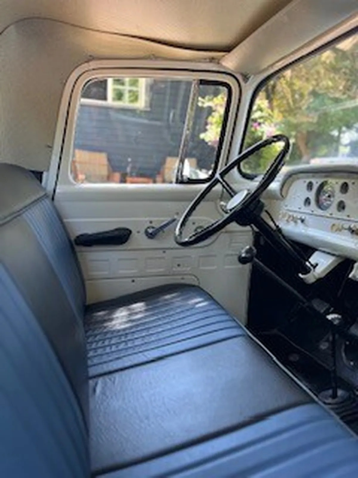 Ford-F-250-1960-Blue-And-White-White-1