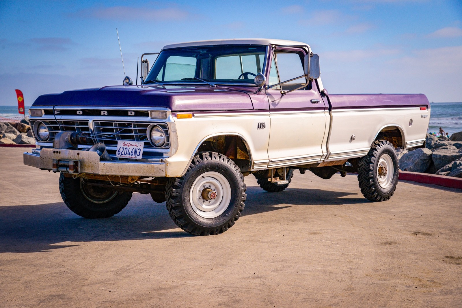 Ford-F-250-1973-Standard-Cab-Pickup-1