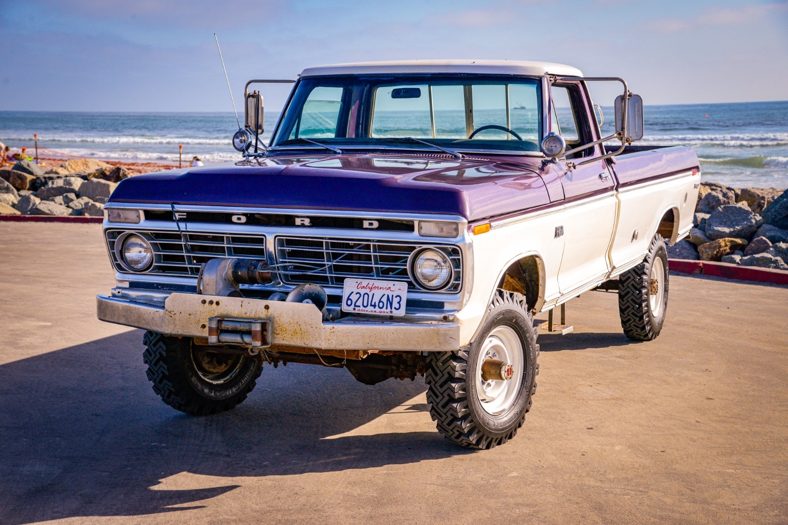 Ford-F-250-1973-Standard-Cab-Pickup-2