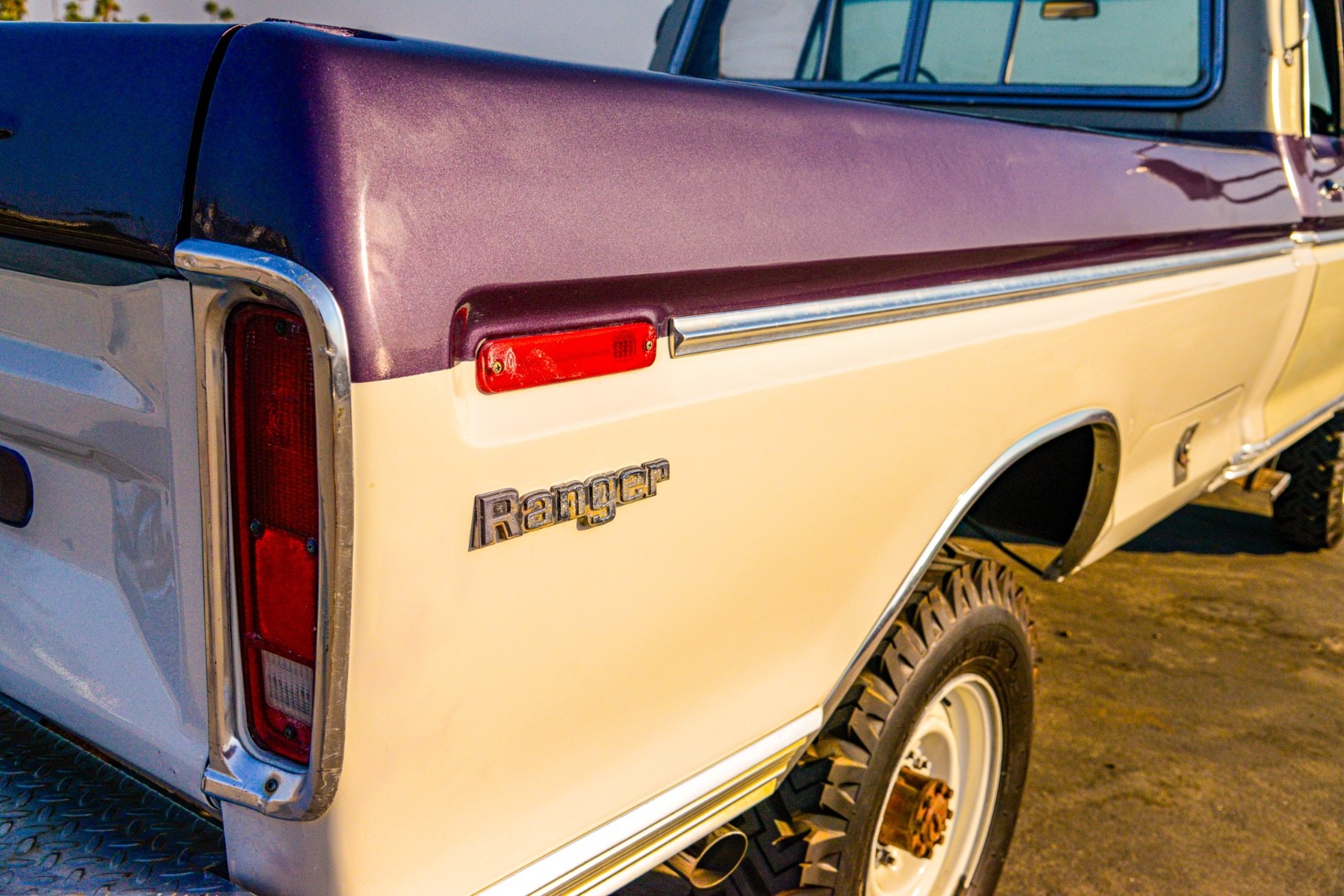 Ford-F-250-1973-Standard-Cab-Pickup-29