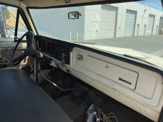 Ford-F-250-1975-2