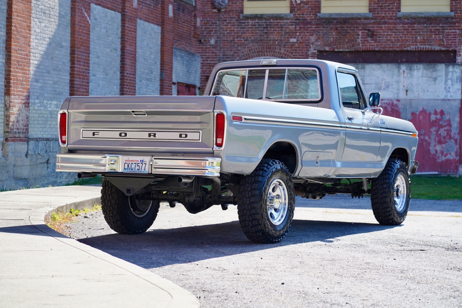 Ford-F-250-1977-10