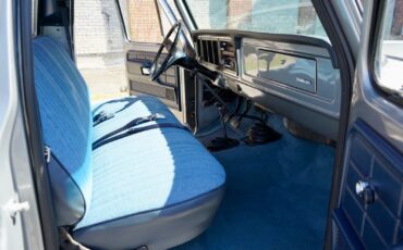 Ford-F-250-1977-17