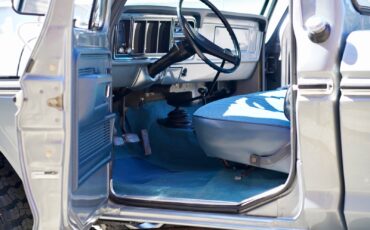 Ford-F-250-1977-18