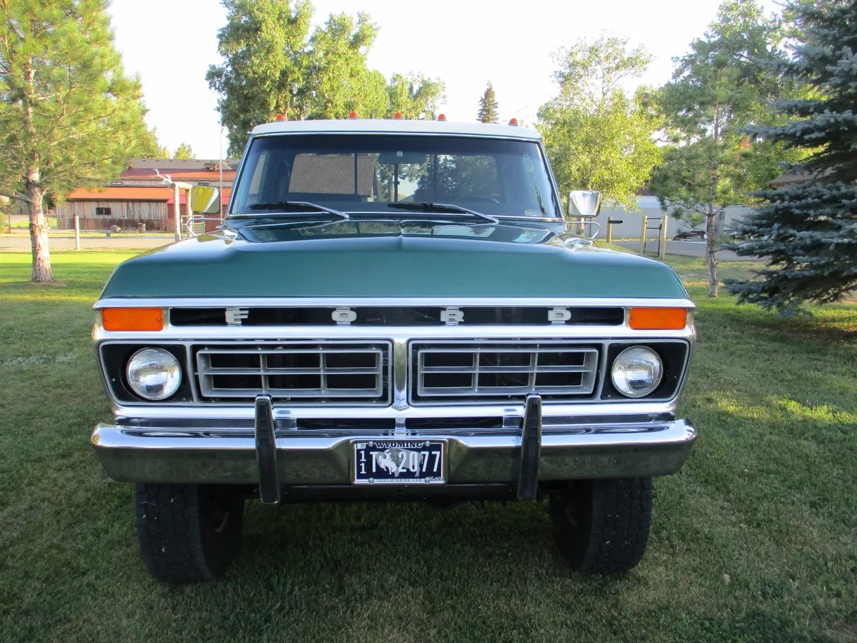 Ford-F-250-1977-Green-Green