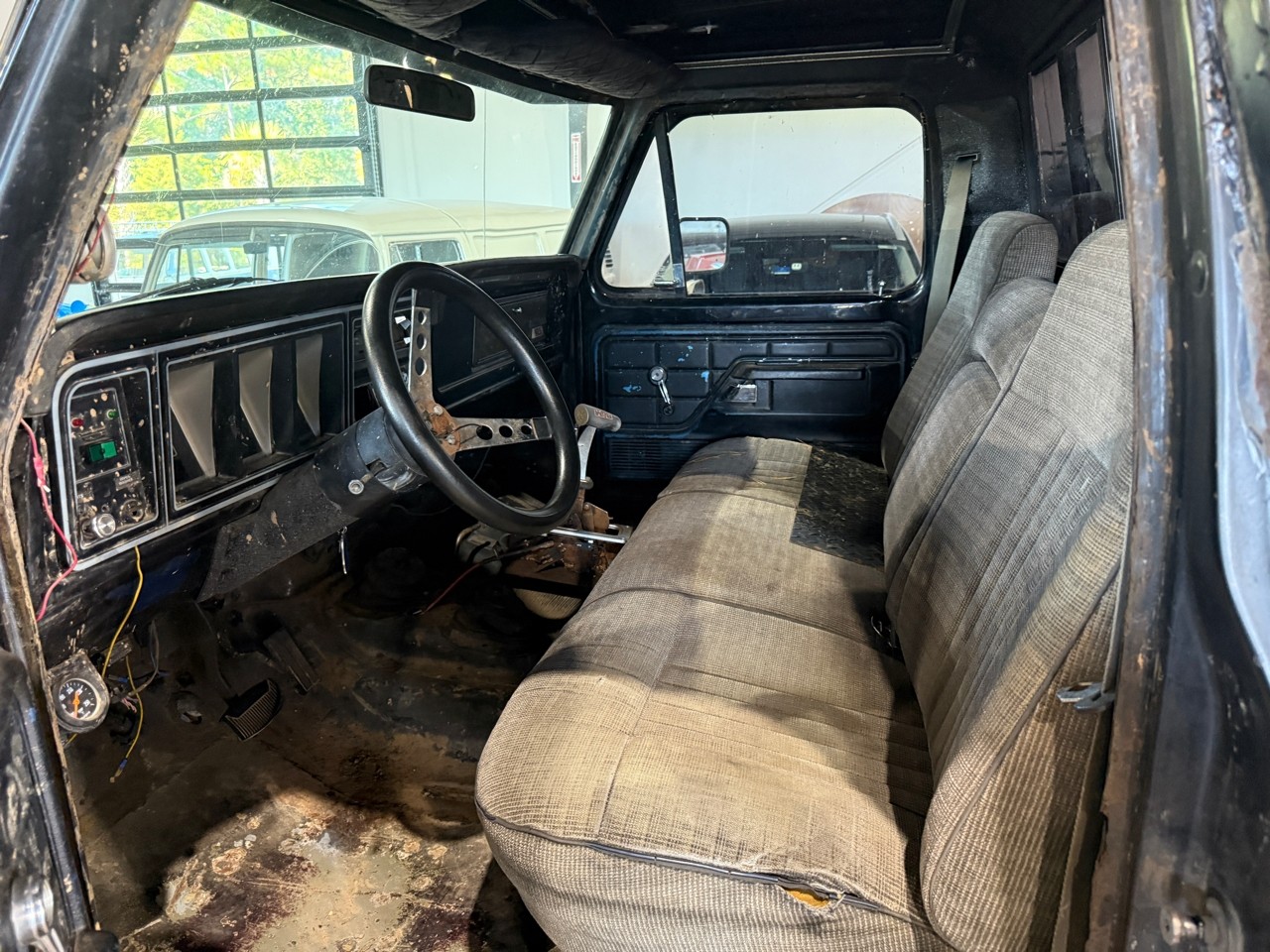 Ford-F-250-1979-Pickup-Truck-12