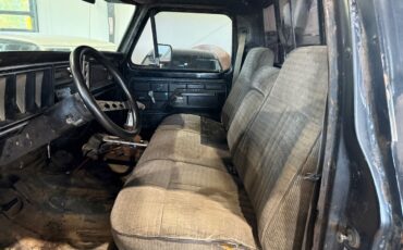 Ford-F-250-1979-Pickup-Truck-13