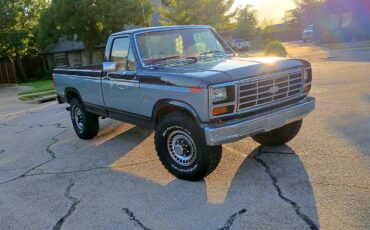 Ford-F-250-1983-Standard-Cab-Pickup