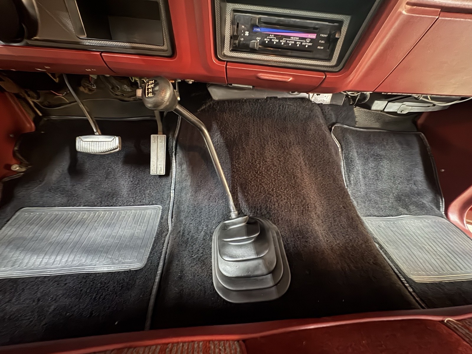 Ford-F-250-1985-18