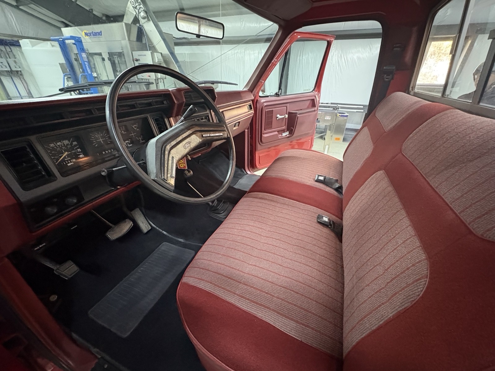 Ford-F-250-1985-9