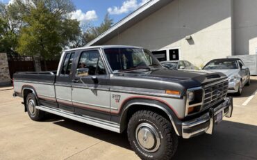 Ford-F-250-1985-Extended-Cab-Pickup-1
