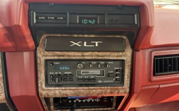 Ford-F-250-1985-Extended-Cab-Pickup-23