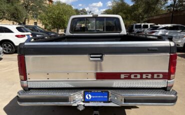 Ford-F-250-1985-Extended-Cab-Pickup-4
