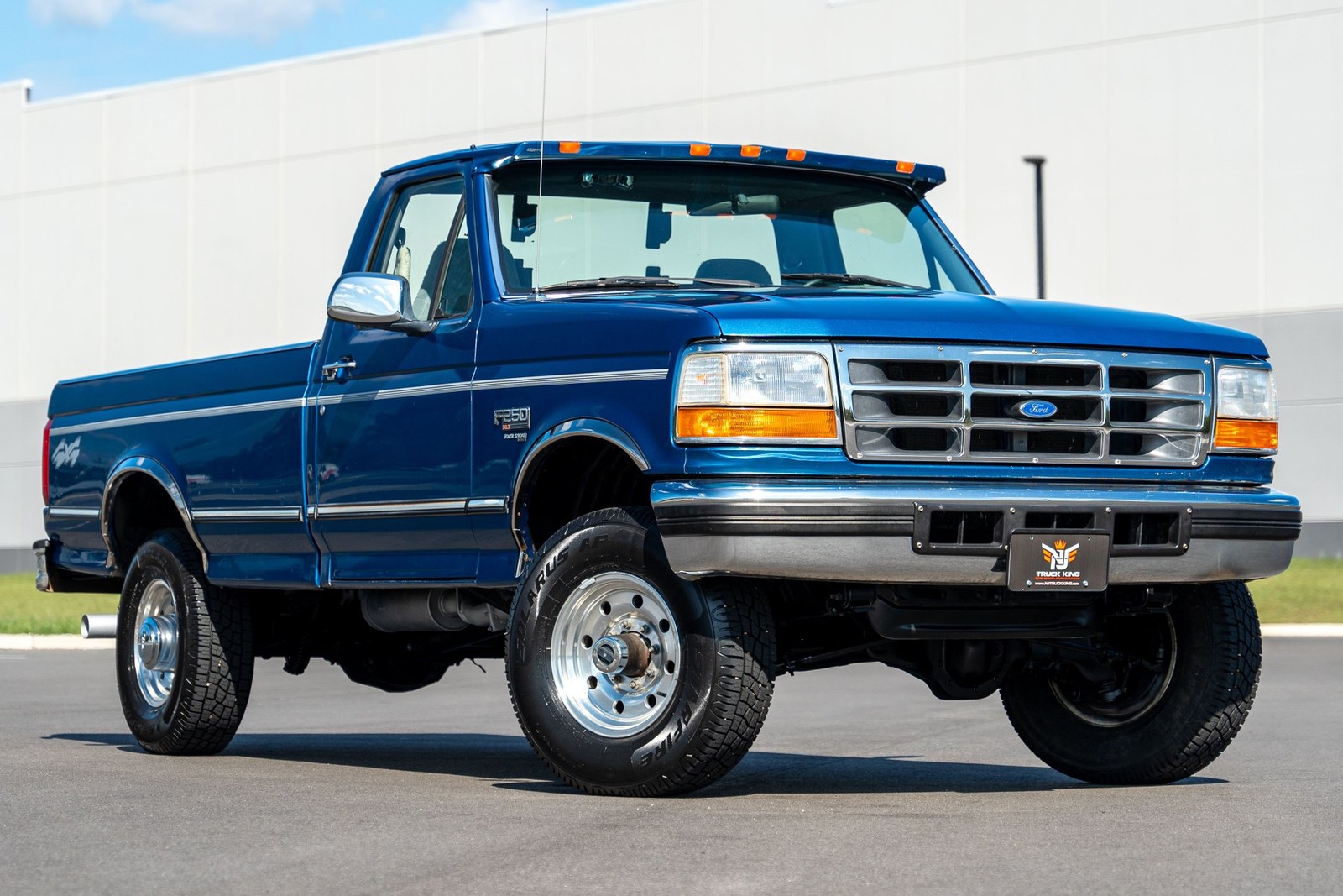 Ford-F-250-1995-Pickup-Truck-1
