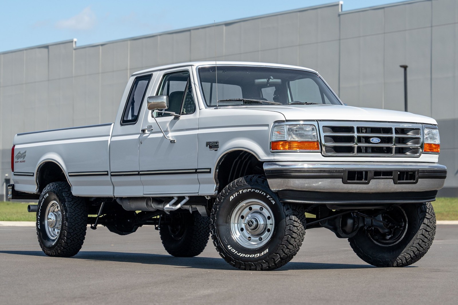 Ford-F-250-1995-Pickup-Truck-1
