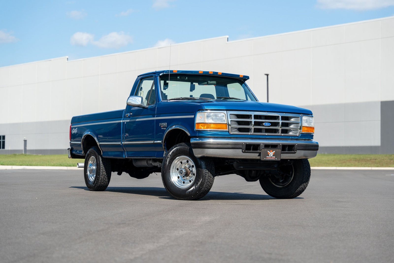 Ford-F-250-1995-Pickup-Truck-2